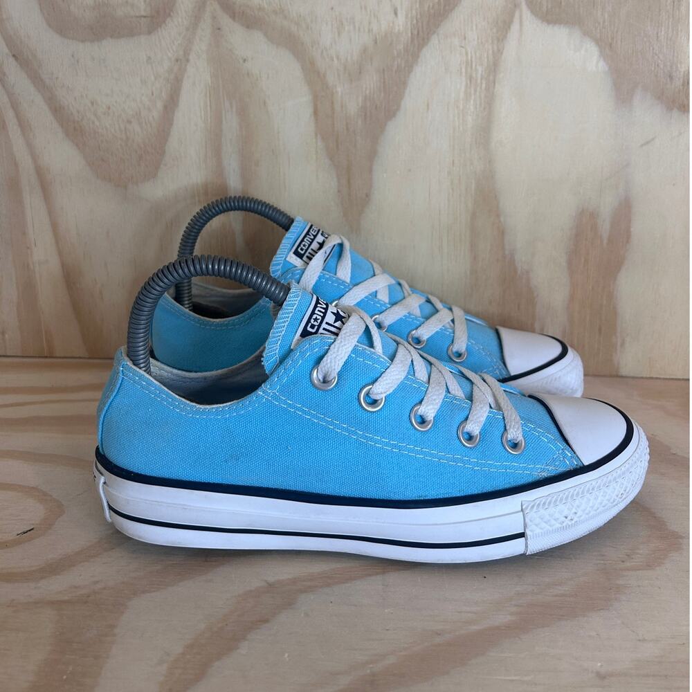 Converse All Star - Chuck Taylor Low Top -Sneakers -Blue - Women's - 6 - 137835F